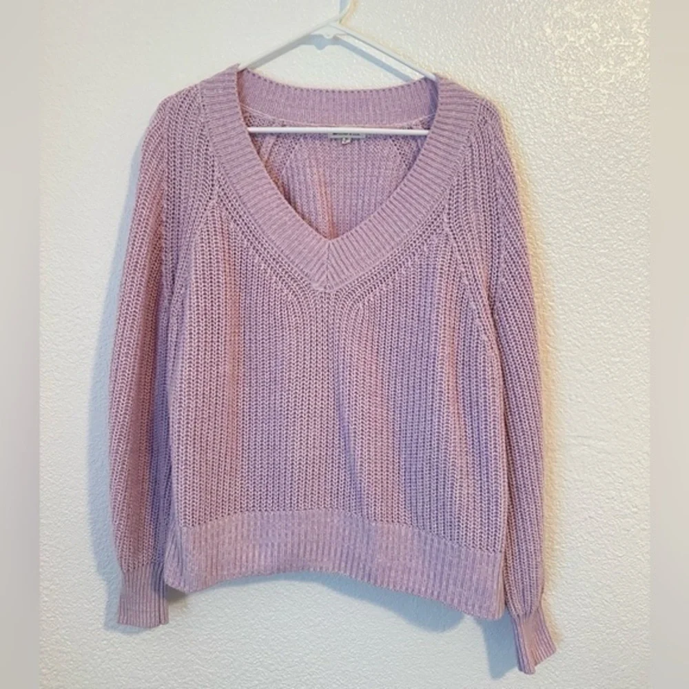 Margeaux and Ellie Sweater Women’s M Lilac Purple Knit V-Neck Pullover